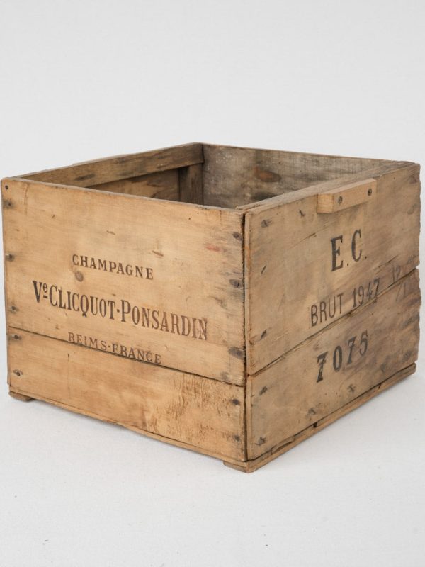 1947 Veuve Clicquot-Ponsardin Champagne wooden crate 15  Online