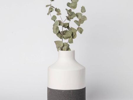 Black & White Ceramic Vase II Supply