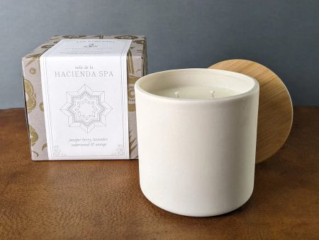 Vela de la Hacienda Spa- 16 oz Candle For Sale